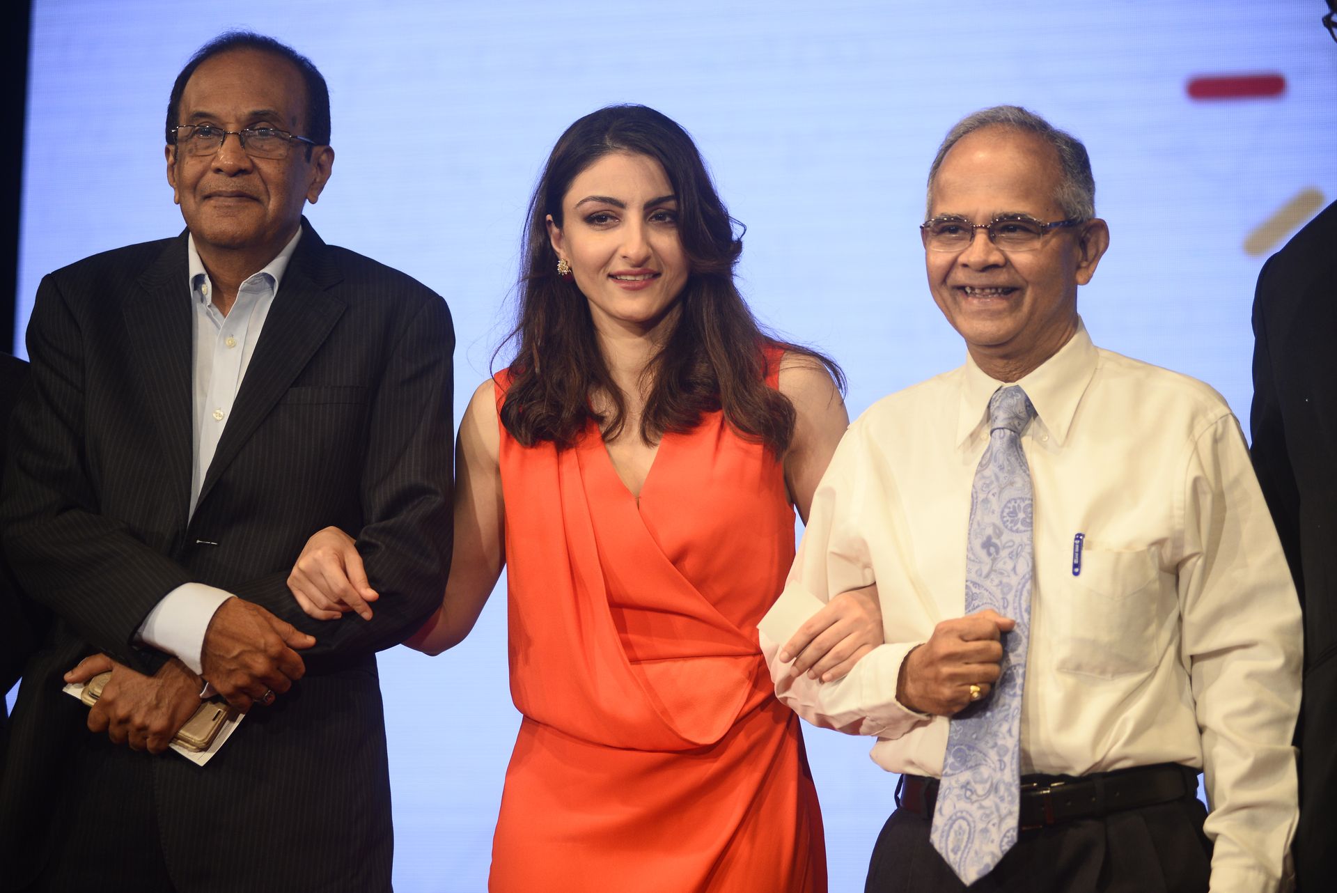 Soha Ali Khan Pataudi IIT  confrence